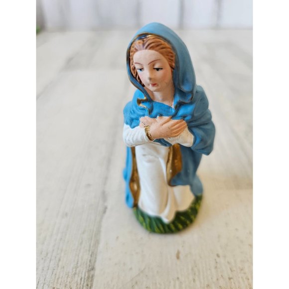 Vintage Mary Germany nativity village Xmas kneeling decor - Picture 1 of 8